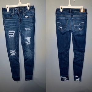 AMERICAN EAGLE Super Stretch Ripped Jean W/ Patches